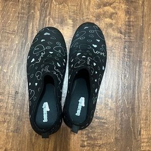 Nursing black/white love heart stethoscope shoes